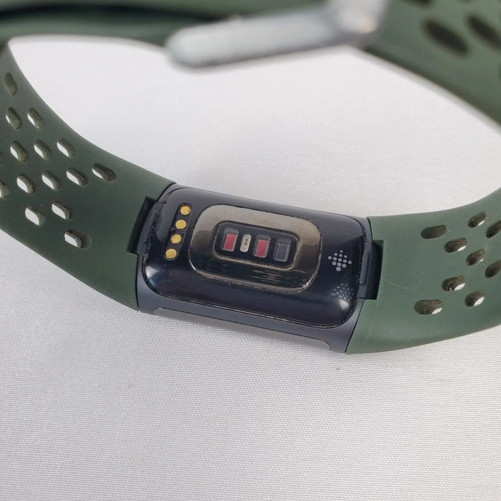 Fitbit Charge 5 Fitness Tracker Black Green w/ Cable, Extra Band, Guide